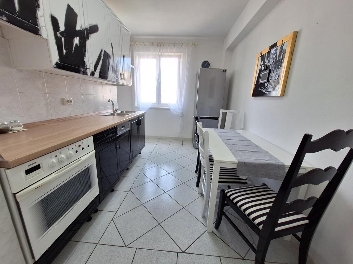 Two Bedroom Apartment Alma ซาดาร์ ภายนอก รูปภาพ