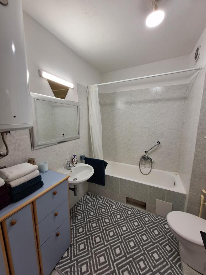 Two Bedroom Apartment Alma ซาดาร์ ภายนอก รูปภาพ
